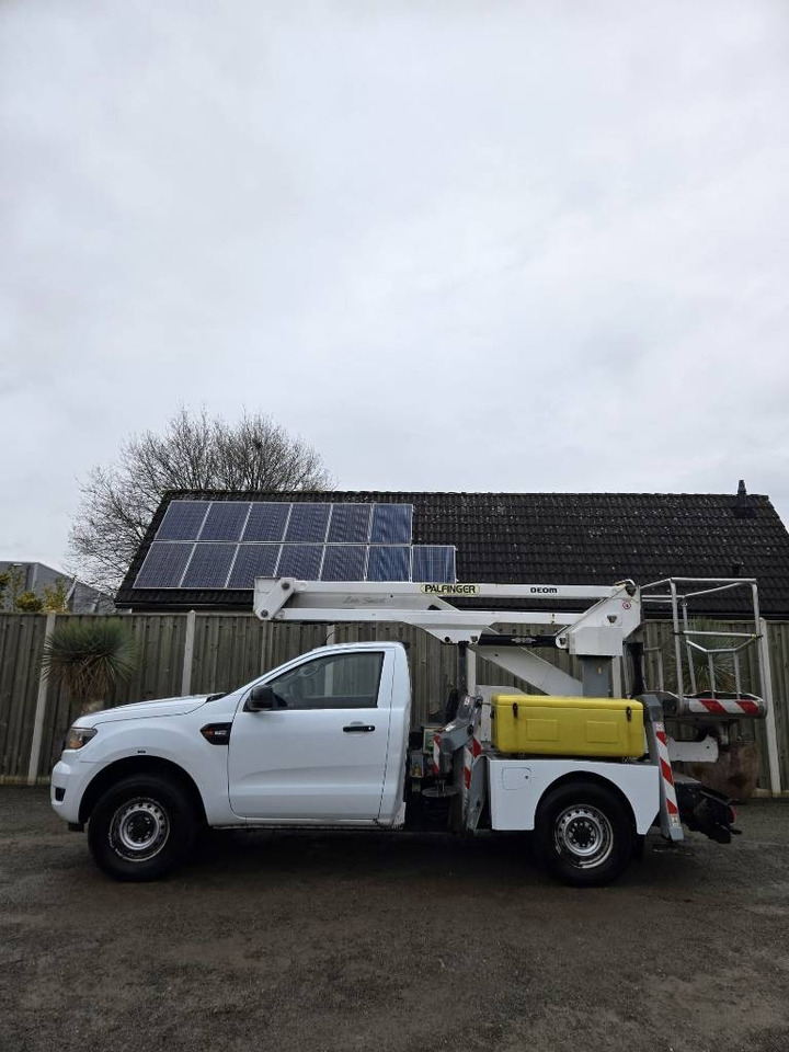 Palfinger P 130 A - Caminhão com plataforma aérea: foto 1 Palfinger P 130 A - Caminhão com plataforma aérea: foto 1