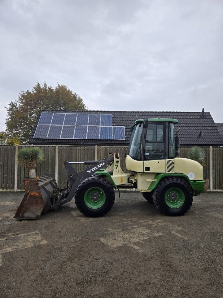 Volvo L 30 B - Pá carregadora de rodas: foto 4 Volvo L 30 B - Pá carregadora de rodas: foto 4