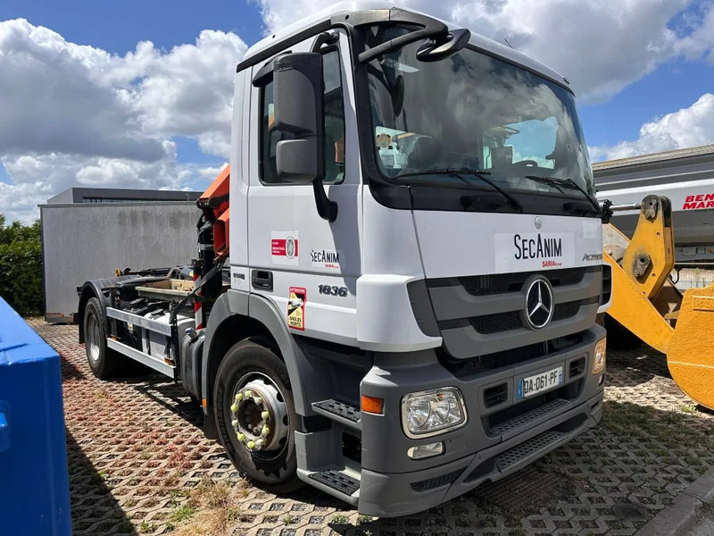 Mercedes-Benz Actros 1836 - Camião polibenne, Camião grua: foto 1 Mercedes-Benz Actros 1836 - Camião polibenne, Camião grua: foto 1