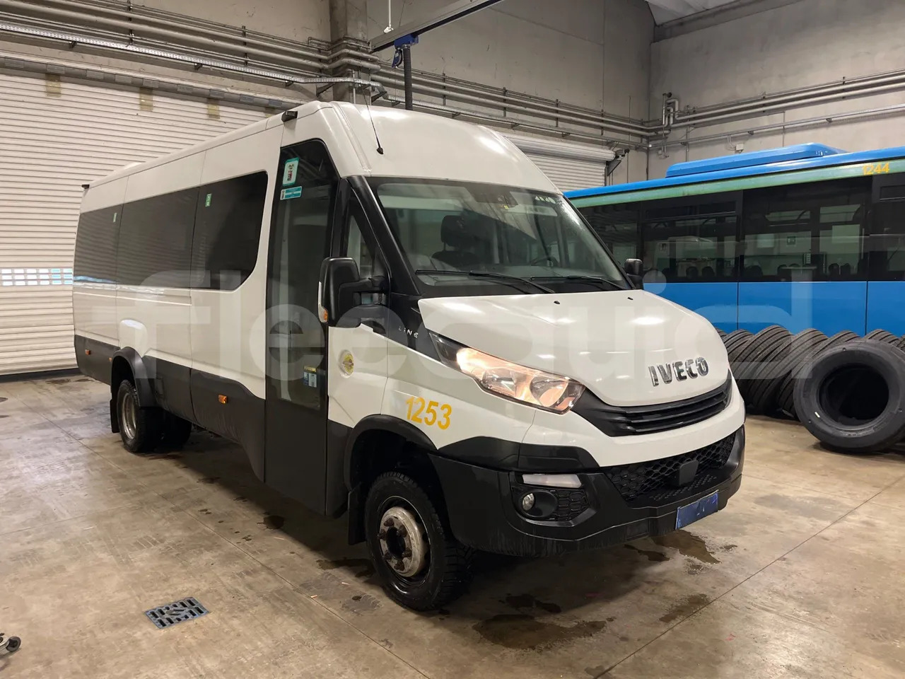 Iveco Daily - Minibus, Furgão de passageiros: foto 1 Iveco Daily - Minibus, Furgão de passageiros: foto 1