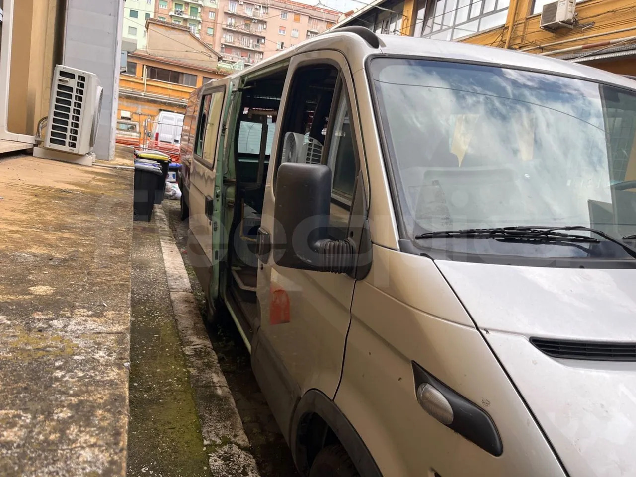 Iveco Daily - Minibus, Furgão de passageiros: foto 1 Iveco Daily - Minibus, Furgão de passageiros: foto 1