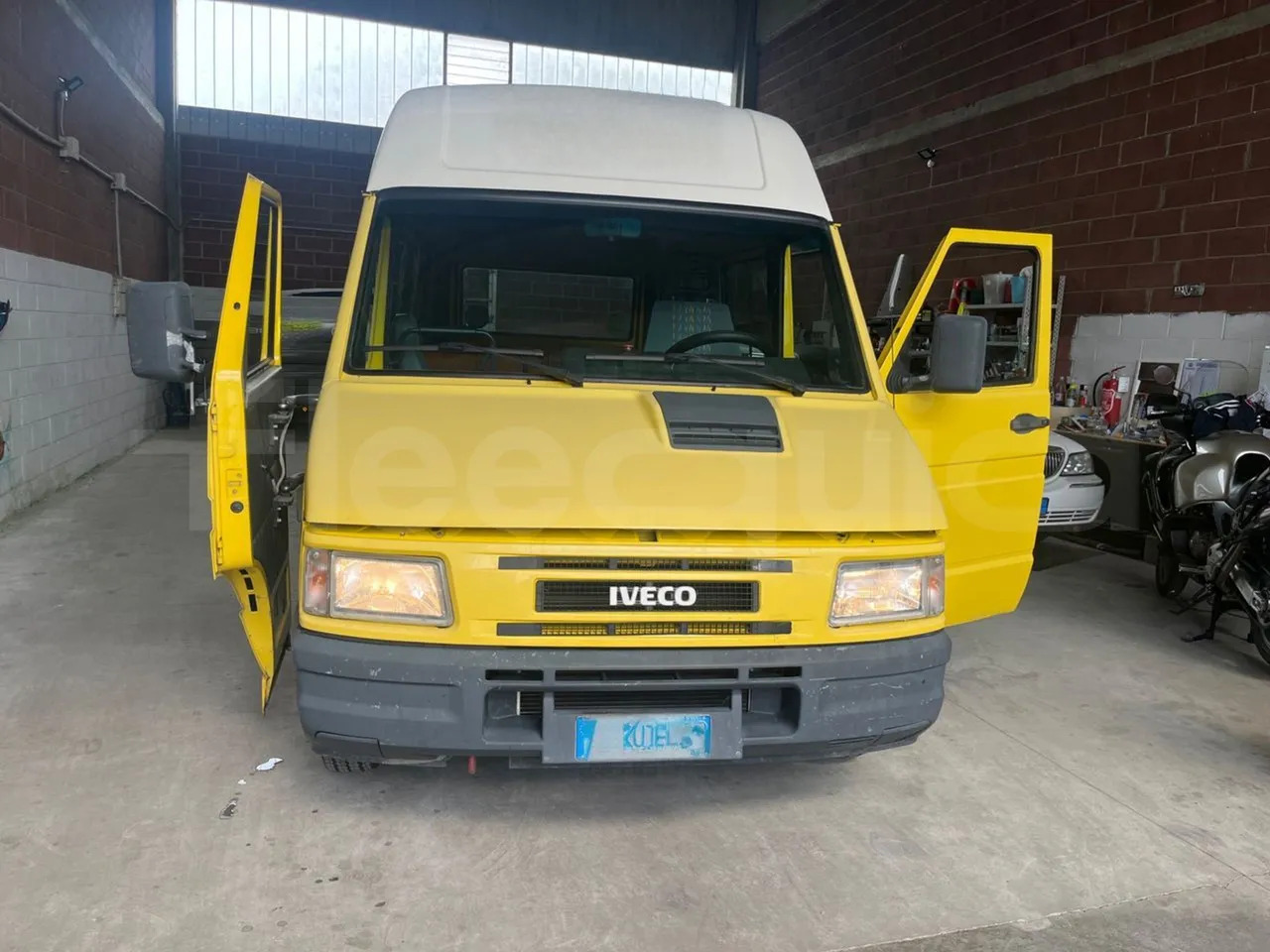Iveco Daily - Autocarro escolar: foto 2 Iveco Daily - Autocarro escolar: foto 2