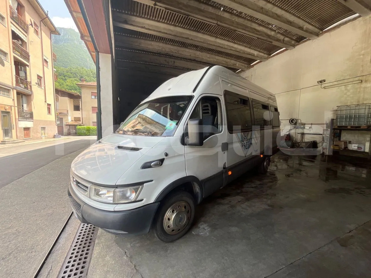 Iveco Daily - Minibus, Furgão de passageiros: foto 1 Iveco Daily - Minibus, Furgão de passageiros: foto 1