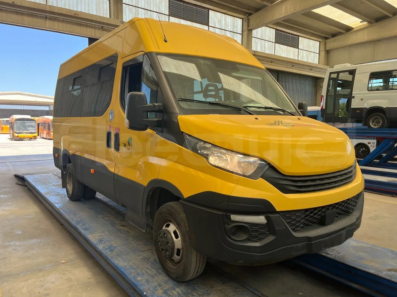 Iveco Daily - Autocarro escolar: foto 1 Iveco Daily - Autocarro escolar: foto 1