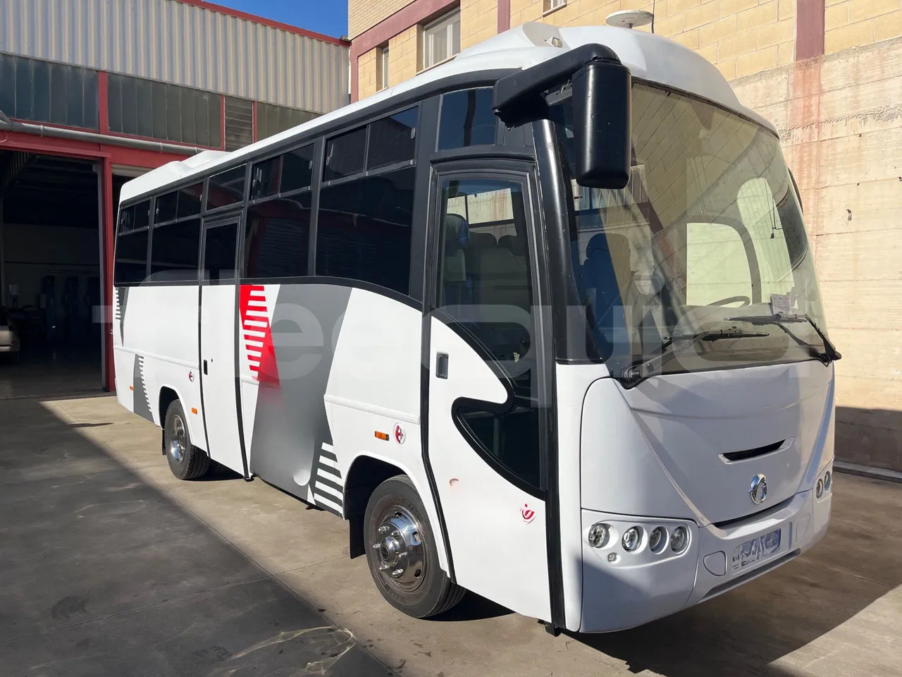 Iveco E24 - Autocarro: foto 1 Iveco E24 - Autocarro: foto 1