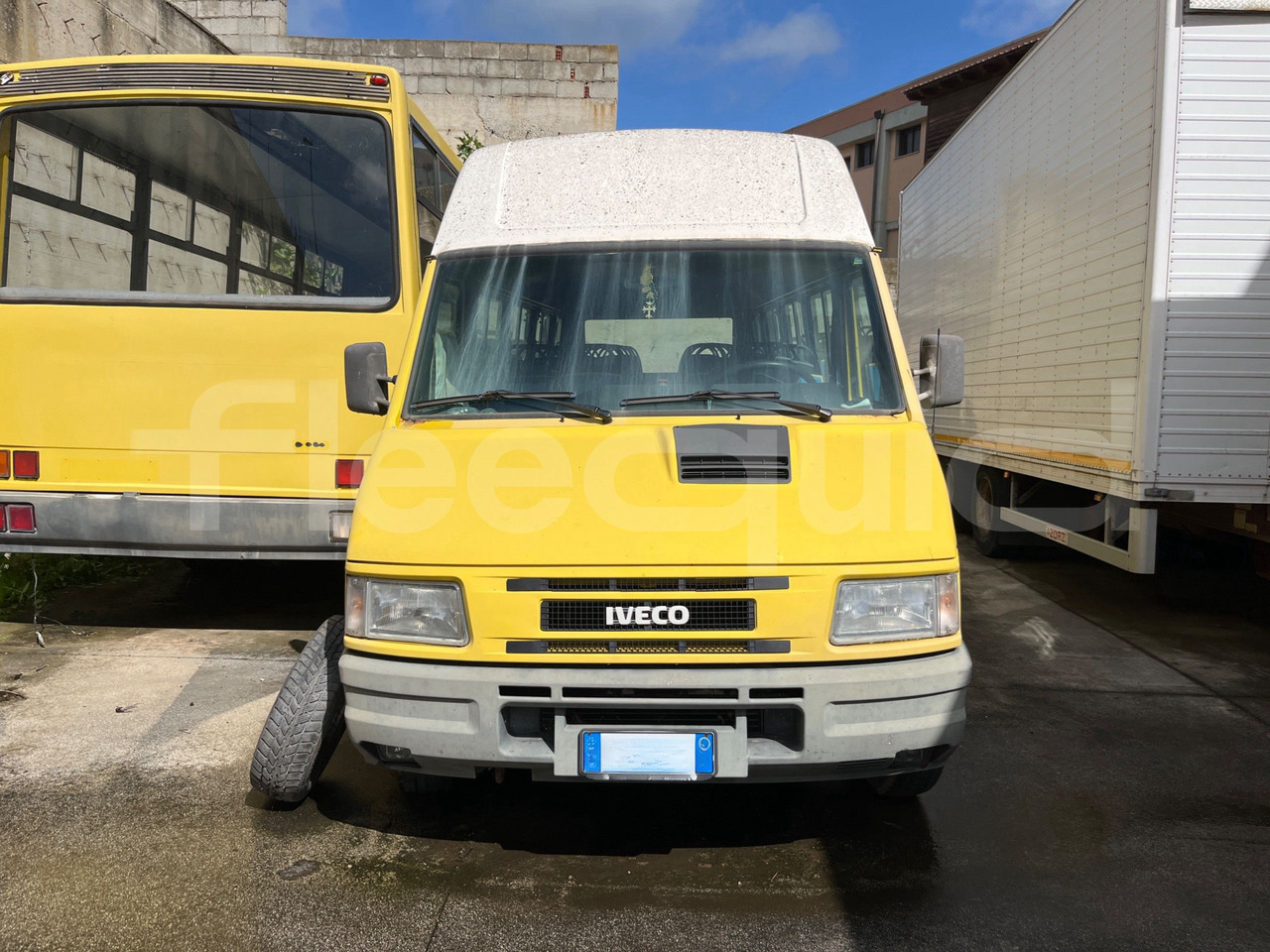 Iveco Turbo Daily - Autocarro escolar: foto 2 Iveco Turbo Daily - Autocarro escolar: foto 2