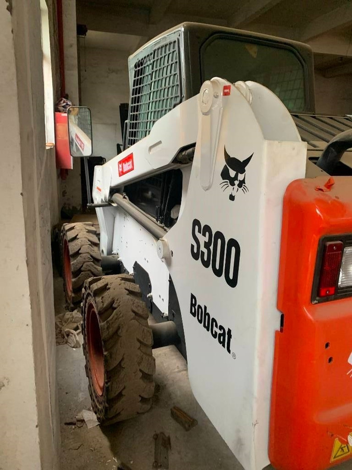 Bobcat S 300 - Mini pá carregadora: foto 4 Bobcat S 300 - Mini pá carregadora: foto 4