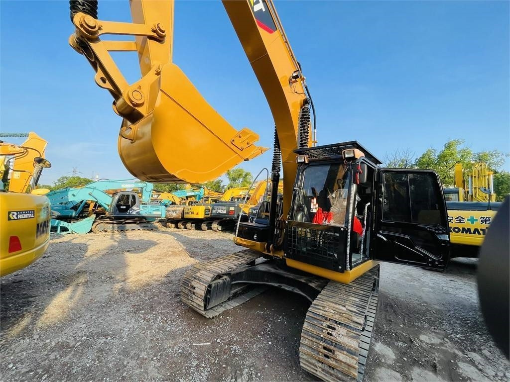 CAT 320D2L - Escavadora de rastos: foto 2 CAT 320D2L - Escavadora de rastos: foto 2