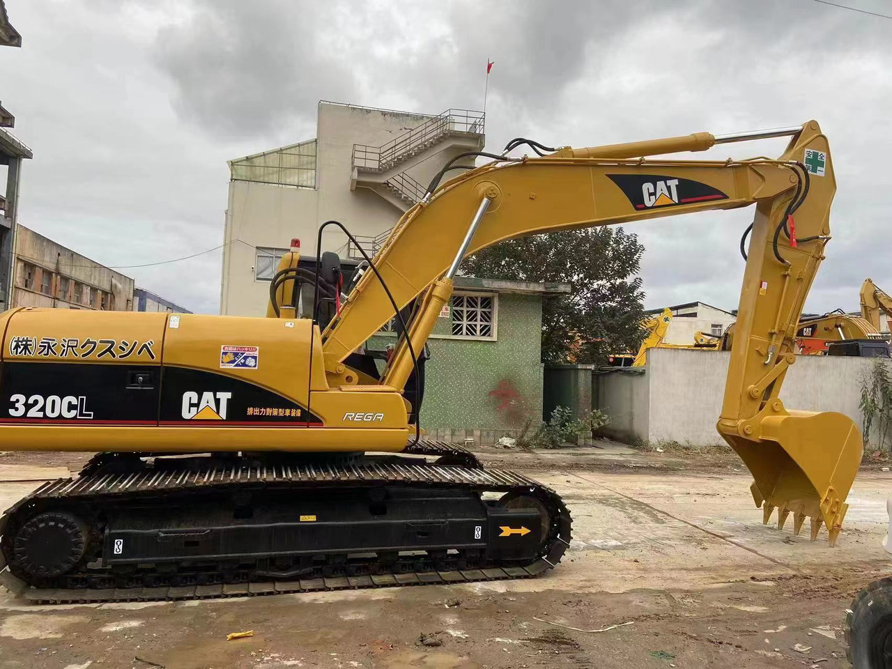 CATERPILLAR 320CL - Escavadora de rastos: foto 2 CATERPILLAR 320CL - Escavadora de rastos: foto 2