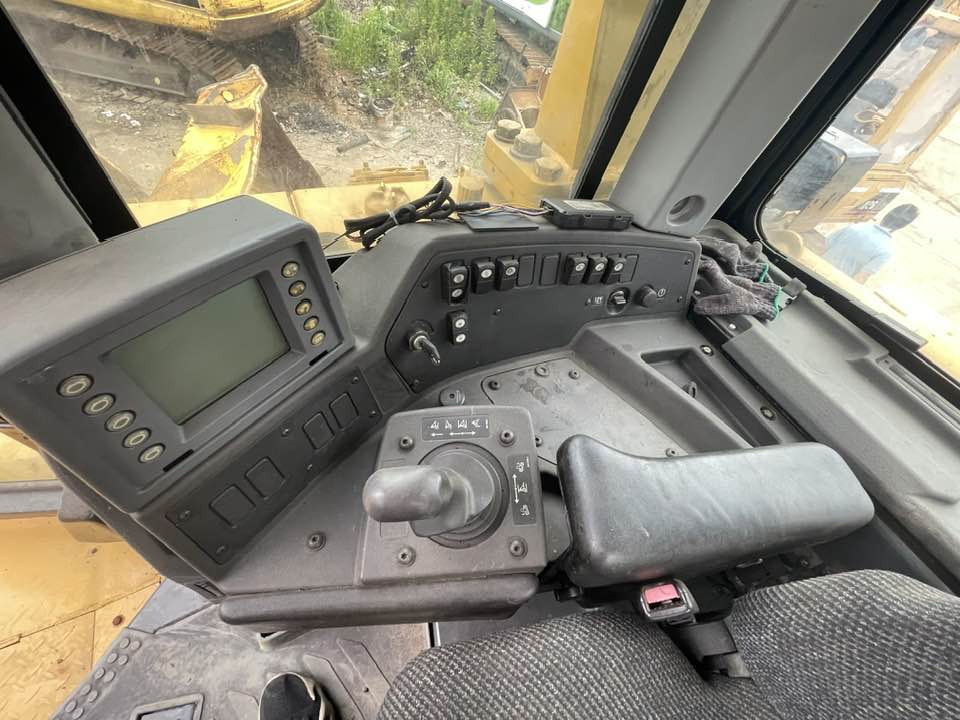 Caterpillar D8T - Buldôzer: foto 5 Caterpillar D8T - Buldôzer: foto 5