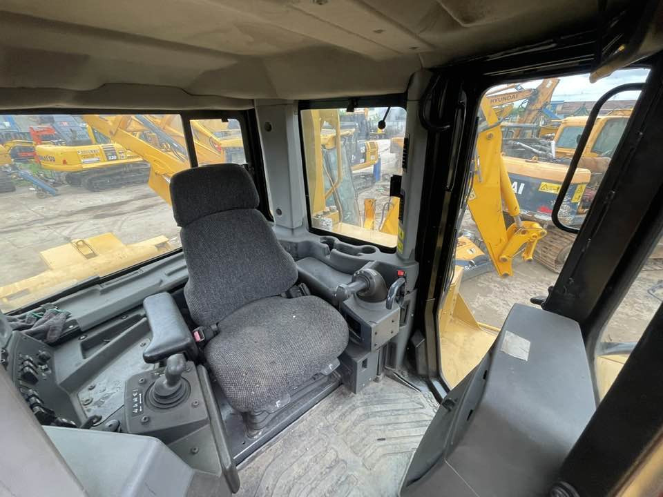 Caterpillar D8T - Buldôzer: foto 3 Caterpillar D8T - Buldôzer: foto 3