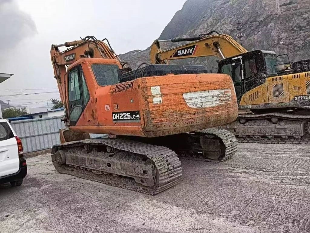 Doosan DH225LC-9 - Escavadora de rastos: foto 3 Doosan DH225LC-9 - Escavadora de rastos: foto 3