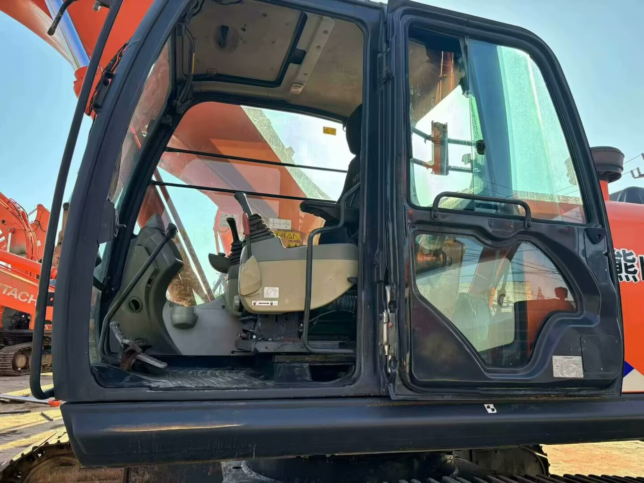 HITACHI ZX350H-5G - Escavadora de rastos: foto 4 HITACHI ZX350H-5G - Escavadora de rastos: foto 4