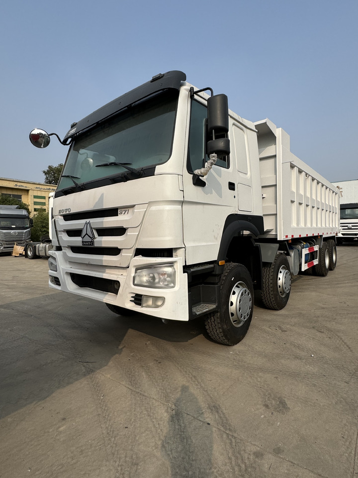 HOWO 8x4 - Dumper: foto 1 HOWO 8x4 - Dumper: foto 1
