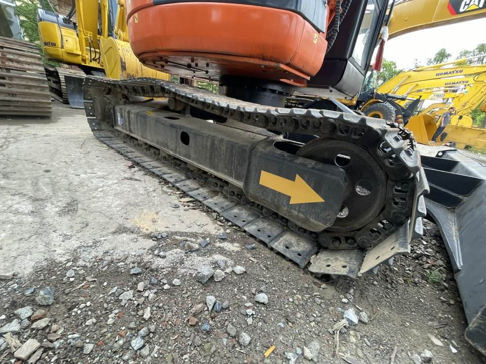 Hitachi ZAXIS 75 - Mini escavadeira: foto 2 Hitachi ZAXIS 75 - Mini escavadeira: foto 2