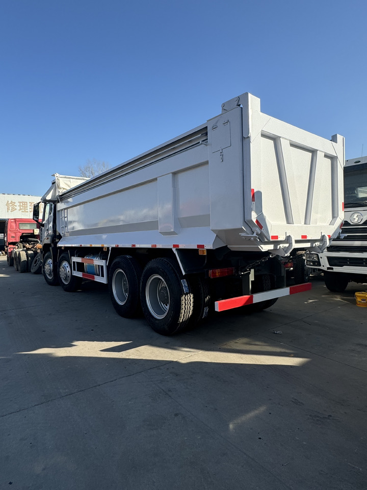 Howo 8x4 - Dumper: foto 4 Howo 8x4 - Dumper: foto 4