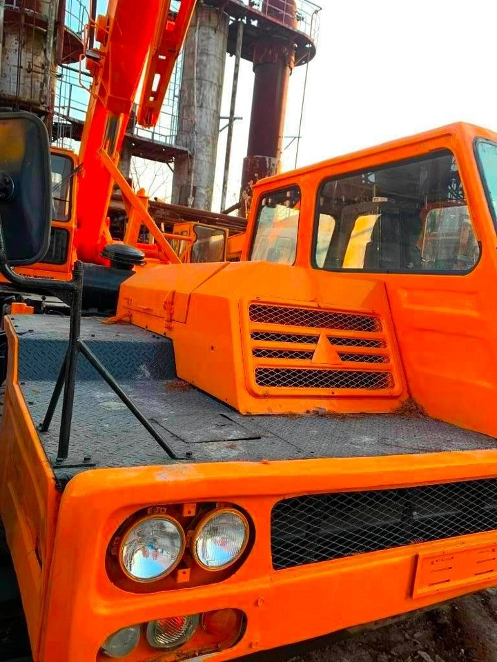 Kato NK 250 E - Grua todo o terreno: foto 4 Kato NK 250 E - Grua todo o terreno: foto 4