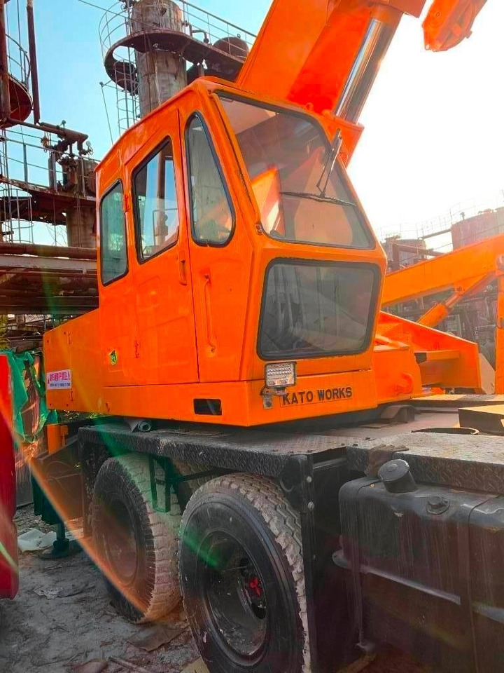 Kato NK 250 E - Grua todo o terreno: foto 1 Kato NK 250 E - Grua todo o terreno: foto 1