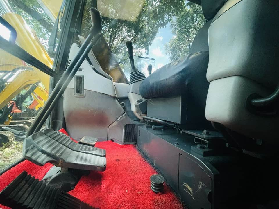 Komatsu PC78US-11 - Mini escavadeira: foto 2 Komatsu PC78US-11 - Mini escavadeira: foto 2