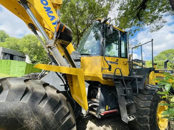 Pá carregadora de rodas Komatsu WA380-8: foto 10