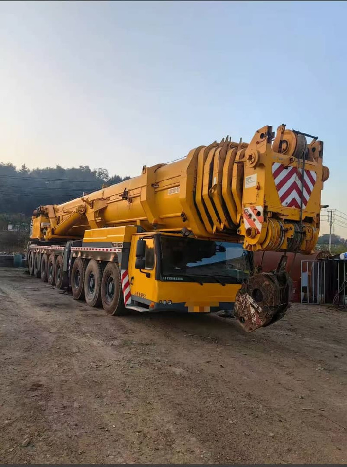 LIEBHERR LTM 1500-8.1 - Grua todo o terreno: foto 2 LIEBHERR LTM 1500-8.1 - Grua todo o terreno: foto 2