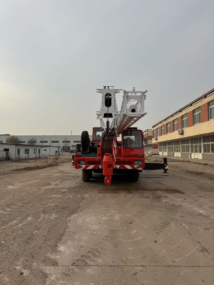 TADANO TG700E - Grua móvel: foto 4 TADANO TG700E - Grua móvel: foto 4