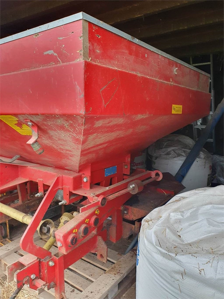 Bredal B2 LIFTOPHÆNGT - Distribuidor de fertilizantes: foto 3 Bredal B2 LIFTOPHÆNGT - Distribuidor de fertilizantes: foto 3
