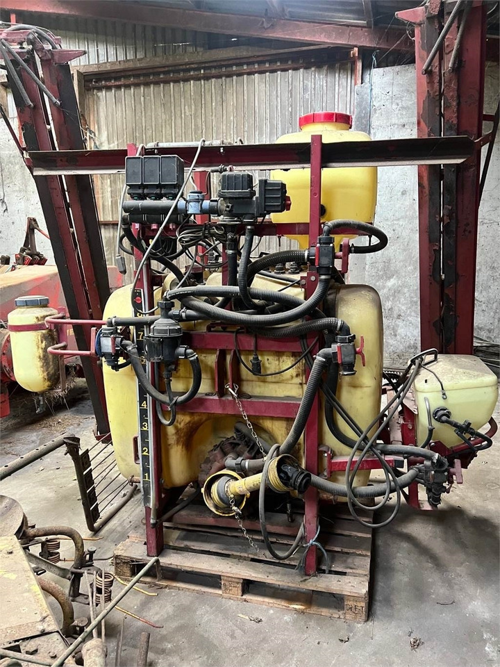 Hardi 800 L MED 12 BOM - Pulverizador montado: foto 1 Hardi 800 L MED 12 BOM - Pulverizador montado: foto 1