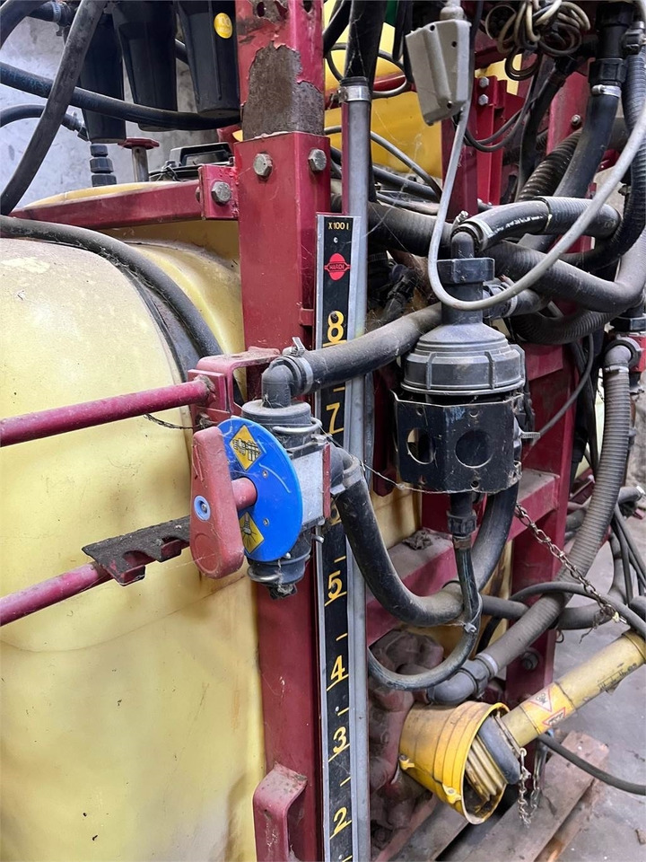 Hardi 800 L MED 12 BOM - Pulverizador montado: foto 4 Hardi 800 L MED 12 BOM - Pulverizador montado: foto 4