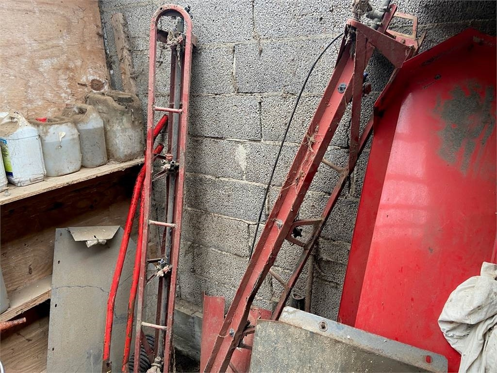 Hardi COMANDER 2800 L 24 M - Pulverizador de arrastar: foto 5 Hardi COMANDER 2800 L 24 M - Pulverizador de arrastar: foto 5