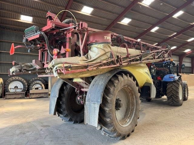 Hardi COMMANDER 7000I TWIN - Pulverizador de arrastar: foto 5 Hardi COMMANDER 7000I TWIN - Pulverizador de arrastar: foto 5