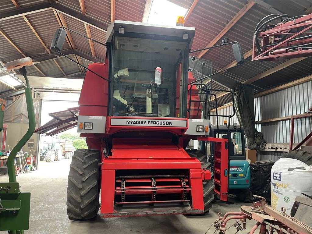 Massey Ferguson MF 30 MEJETÆRSKER - Ceifeira debulhadora: foto 1 Massey Ferguson MF 30 MEJETÆRSKER - Ceifeira debulhadora: foto 1