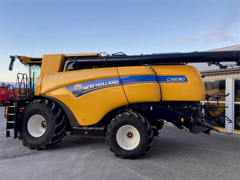New Holland CX8.90 STAGE5 SLH - Ceifeira debulhadora: foto 4 New Holland CX8.90 STAGE5 SLH - Ceifeira debulhadora: foto 4