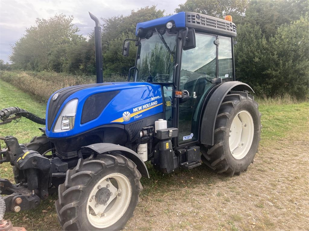 New Holland T4.80N SS CAB - Trator: foto 3 New Holland T4.80N SS CAB - Trator: foto 3