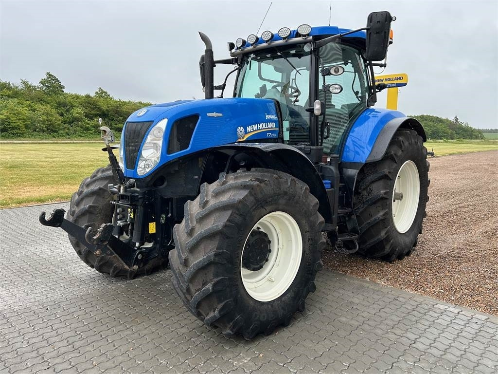 New Holland T7.270AC KEY - Trator: foto 5 New Holland T7.270AC KEY - Trator: foto 5
