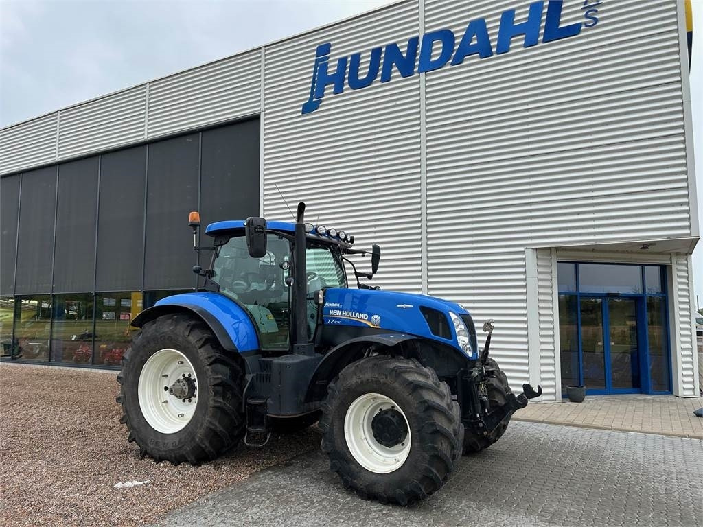 New Holland T7.270AC KEY - Trator: foto 1 New Holland T7.270AC KEY - Trator: foto 1