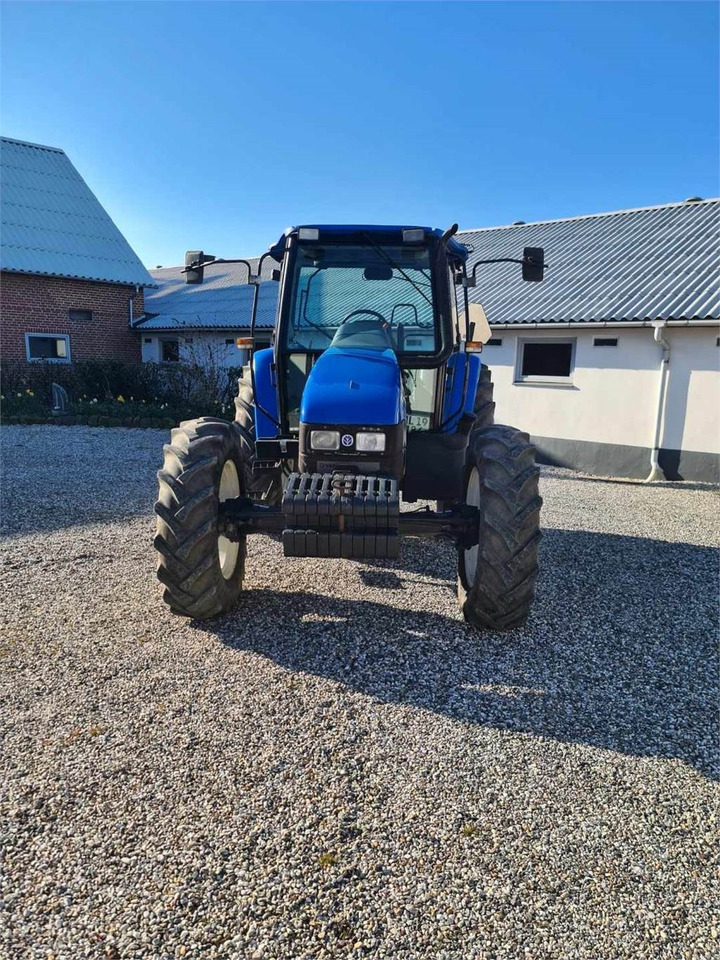 New Holland TL100-4WD - Trator: foto 5 New Holland TL100-4WD - Trator: foto 5