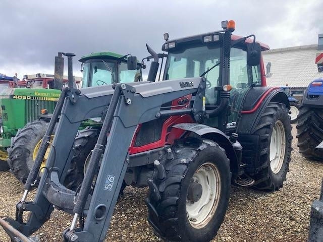 Valtra N123 MED FRONTLÆSSER - Trator: foto 1 Valtra N123 MED FRONTLÆSSER - Trator: foto 1