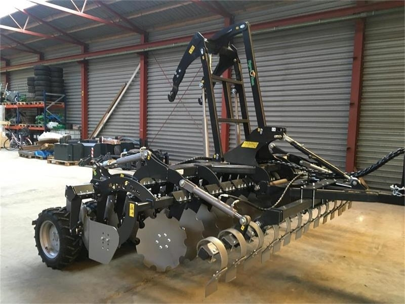 Agro - TOM 4 m. bugseret med slæbeplanke - Grades de discos: foto 1 Agro - TOM 4 m. bugseret med slæbeplanke - Grades de discos: foto 1