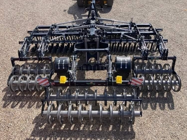 Agro - TOM 6 Meter discharve - Grades de discos: foto 1 Agro - TOM 6 Meter discharve - Grades de discos: foto 1