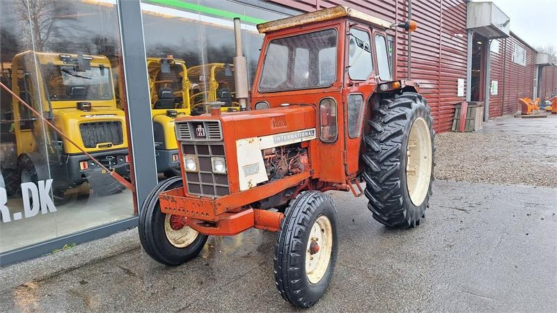 Case IH 824 - Trator: foto 2 Case IH 824 - Trator: foto 2