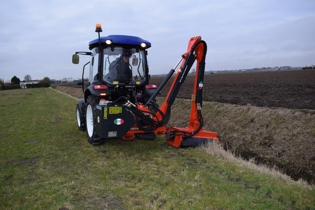 - - - boxer - Equipamento para Trator municipal: foto 2 - - - boxer - Equipamento para Trator municipal: foto 2