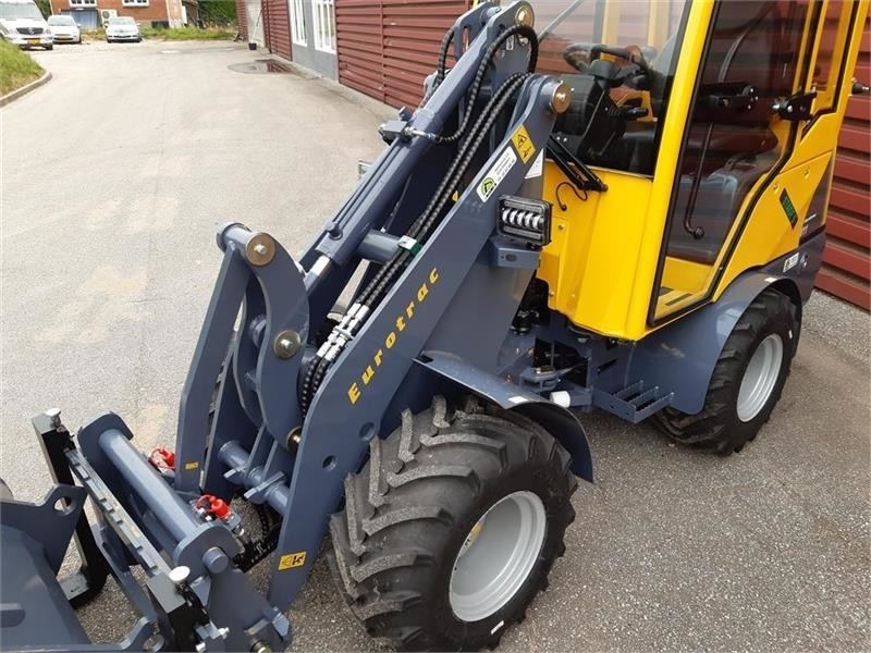 Eurotrac W11 w11 lang arm førehus - Carregadora articulada: foto 3 Eurotrac W11 w11 lang arm førehus - Carregadora articulada: foto 3