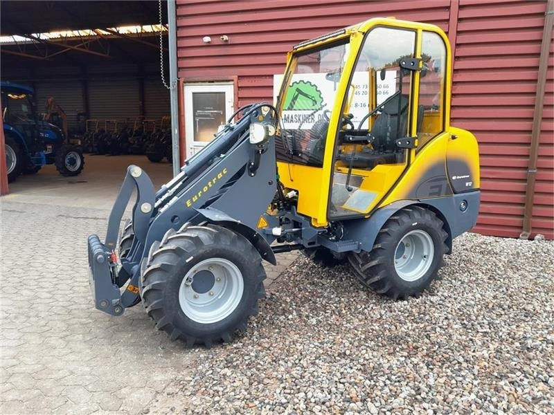 Eurotrac W12S med førerhus, skovl og gafler - Pá carregadora de rodas: foto 2 Eurotrac W12S med førerhus, skovl og gafler - Pá carregadora de rodas: foto 2