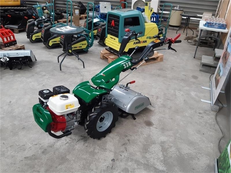 Ferrari 328 - Trator municipal: foto 3 Ferrari 328 - Trator municipal: foto 3