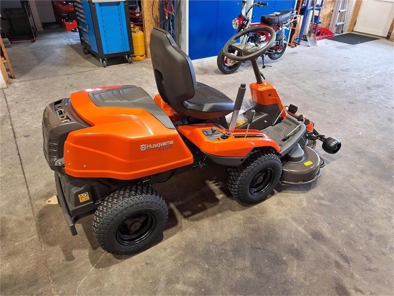 Husqvarna Rider R214 TC 103 cm klipper - Trator municipal: foto 2 Husqvarna Rider R214 TC 103 cm klipper - Trator municipal: foto 2