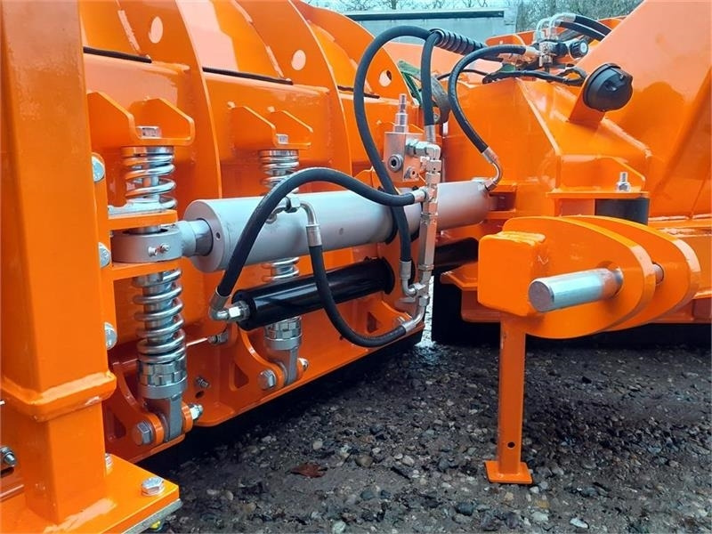 Inter-Tech 3,60 meters Proff - Lâmina limpa-neves para Máquina agrícola: foto 4 Inter-Tech 3,60 meters Proff - Lâmina limpa-neves para Máquina agrícola: foto 4