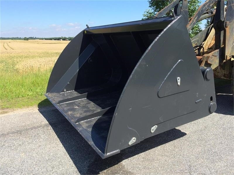- - - J-Maskiner 3kb højtipskovl - Balde carregador: foto 1 - - - J-Maskiner 3kb højtipskovl - Balde carregador: foto 1