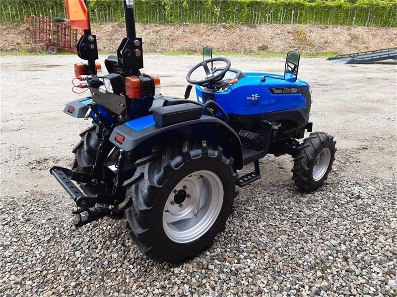 Solis 26 servostyring og brede traktor dæk - Trator municipal: foto 4 Solis 26 servostyring og brede traktor dæk - Trator municipal: foto 4