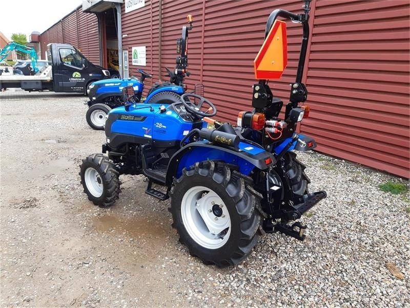 Solis 26 servostyring og brede traktor dæk - Trator municipal: foto 2 Solis 26 servostyring og brede traktor dæk - Trator municipal: foto 2